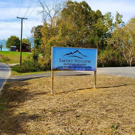 Smoky Hollow Outdoor Resort Covered Wagon Sevierville Exterior photo