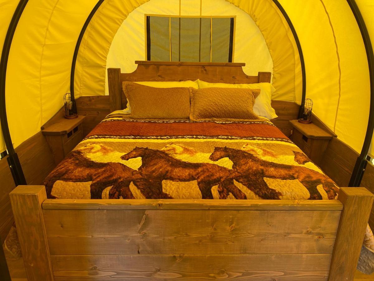Smoky Hollow Outdoor Resort Covered Wagon Sevierville Exterior photo