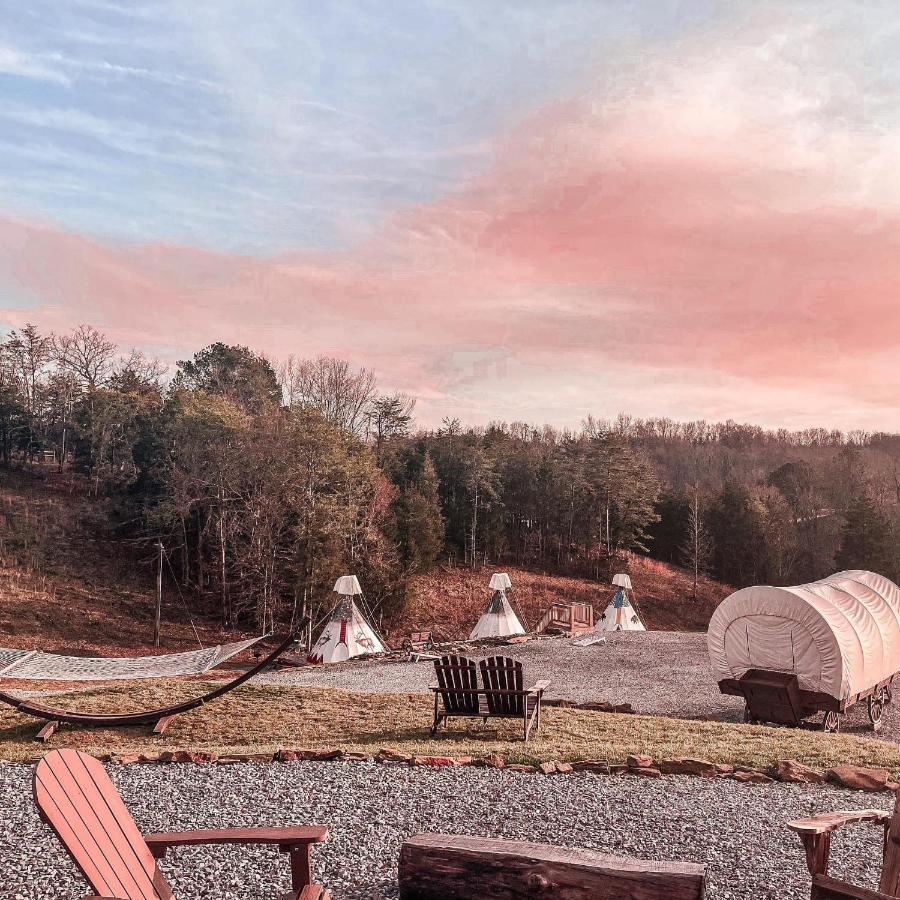 Smoky Hollow Outdoor Resort Covered Wagon Sevierville Exterior photo